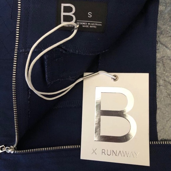 B by Runaway the Label Short - Picture 4 of 4
